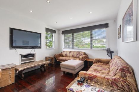 Photo of property in 18 Boundary Road, Opaheke, Papakura, 2113