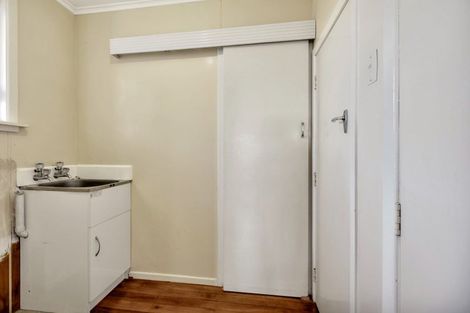 Photo of property in 6 Rospeath Crescent, Spotswood, New Plymouth, 4310