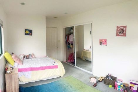 Photo of property in 4 Savoy Road, Orewa, 0931