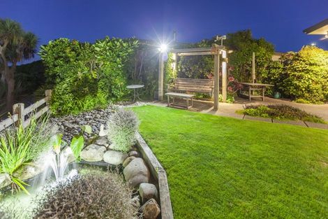 Photo of property in 5 Hana Udy Place, Paraparaumu Beach, Paraparaumu, 5032