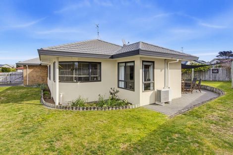Photo of property in 14 Sunburst Court, Paraparaumu Beach, Paraparaumu, 5032