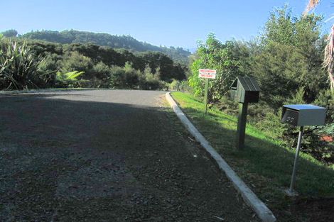 Photo of property in 52 Tarapatiki Drive, Whitianga, 3510