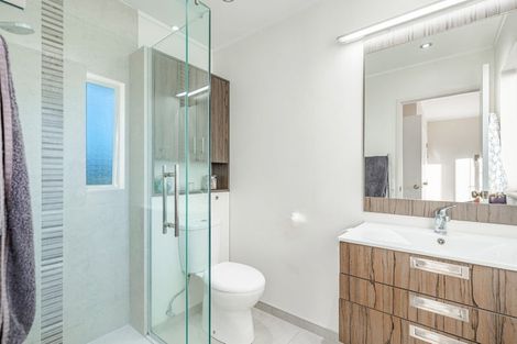 Photo of property in 1/11 Delisle Place, Windsor Park, Auckland, 0632