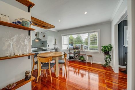 Photo of property in 32 Collins Street, Hawera, 4610