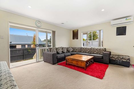 Photo of property in 2/10 Martin Road, Manurewa, Auckland, 2102