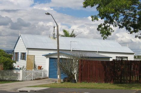 Photo of property in 63 West Harbour Drive, West Harbour, Auckland, 0618