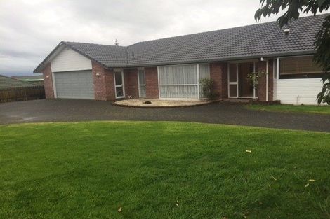 Photo of property in 33 Bob Charles Drive, Golflands, Auckland, 2013