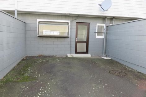 Photo of property in Lynbrae Court Flats, 21/4 Dr Taylor Terrace, Johnsonville, Wellington, 6037