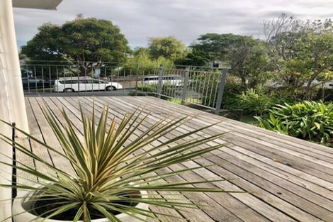 Photo of property in 4a Lavery Place, Sunnynook, Auckland, 0632