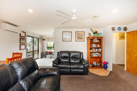 Photo of property in 35 Kowhai Street, Tokomaru, Palmerston North, 4474
