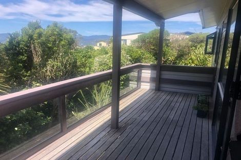 Photo of property in 18 Jasmine Grove, Maungaraki, Lower Hutt, 5010