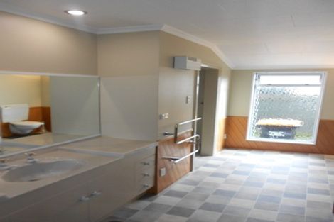 Photo of property in 26 Stewart Crescent, Hokowhitu, Palmerston North, 4410