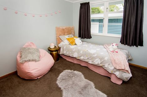 Photo of property in 12 Madden Place, Solway, Masterton, 5810