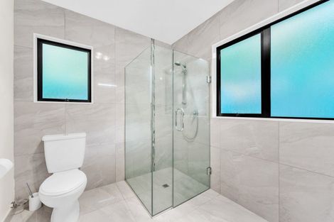 Photo of property in 12 The Topdeck, Whitby, Porirua, 5024