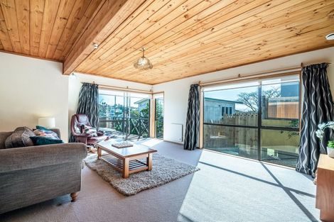 Photo of property in 1 Tiri View Place, Waiake, Auckland, 0630