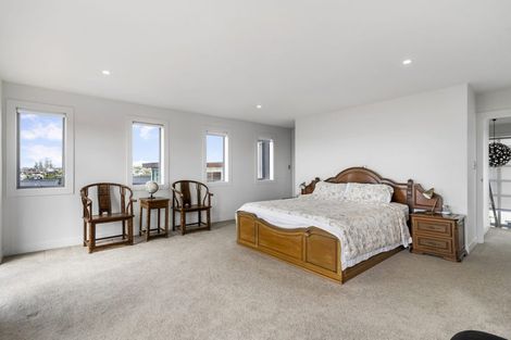 Photo of property in 24 Beach Road, Castor Bay, Auckland, 0620
