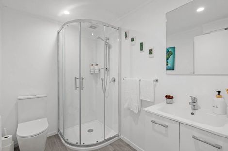 Photo of property in 2 Binnie Street, Paihia, 0200