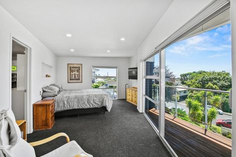 Photo of property in 67a Fulford Street, New Plymouth, 4310