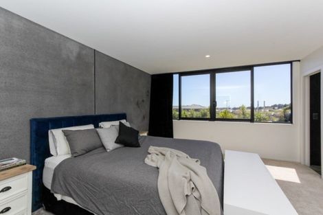 Photo of property in 3 Kotare Drive, Waiwhakaiho, New Plymouth, 4312