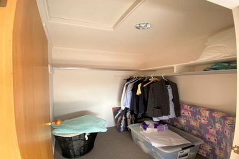 Photo of property in 1/9 Mira Place, Windsor Park, Auckland, 0632