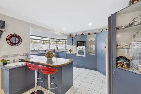 Photo of property in 12 Pistachio Place, Goodwood Heights, Auckland, 2105