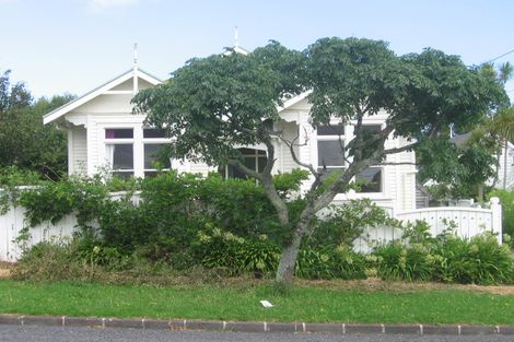 Photo of property in 17 Patuone Avenue, Devonport, Auckland, 0624
