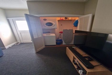 Photo of property in 44 Mount Pleasant Road, Aro Valley, Wellington, 6012