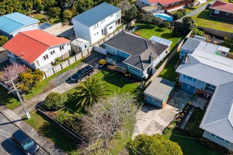 Photo of property in 68 Sylvan Crescent, Te Atatu South, Auckland, 0610