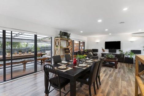 Photo of property in 2/19 Chiania Place, Somerville, Auckland, 2014