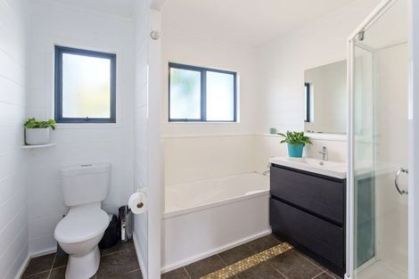 Photo of property in 2a Otaihanga Road, Paraparaumu Beach, Paraparaumu, 5032