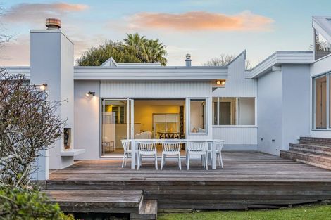 Photo of property in 16 Prestige Place, Castor Bay, Auckland, 0620