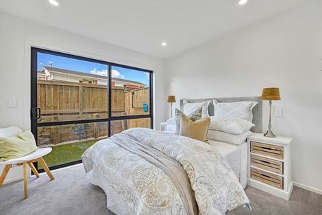 Photo of property in 6/27 Carole Crescent, Pakuranga, Auckland, 2010