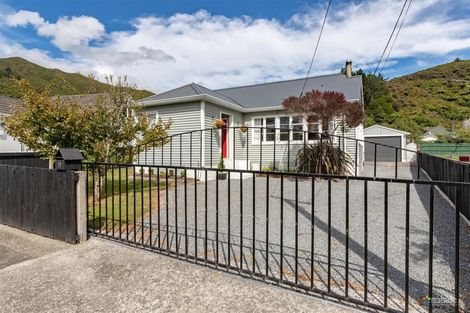 Photo of property in 19 Newcombe Street, Naenae, Lower Hutt, 5011