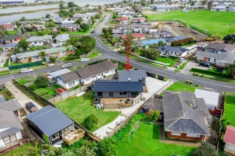 Photo of property in 147 Edgewater Drive, Pakuranga, Auckland, 2010