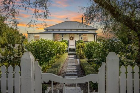 Photo of property in 12 Farndon Road, Clive, 4102