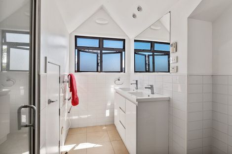 Photo of property in 4/177 Hurstmere Road, Takapuna, Auckland, 0622