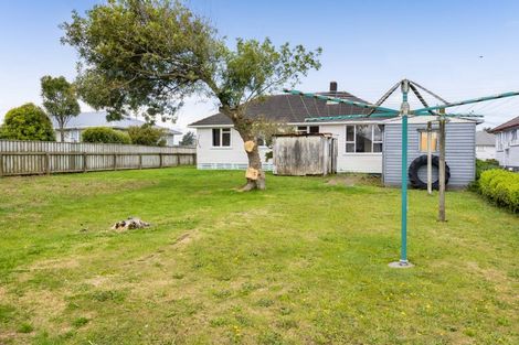 Photo of property in 6 Mcguire Street, Hawera, 4610