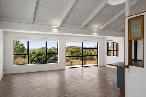 Photo of property in 2 Denby Close, Athenree, Katikati, 3177