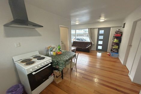 Photo of property in 2/16 Kaponga Crescent, New Lynn, Auckland, 0600