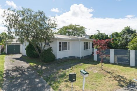 Photo of property in 2 Surrey Crescent, Hokowhitu, Palmerston North, 4410