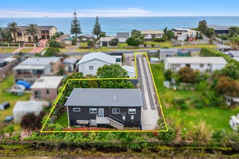 Photo of property in 180a Pukehina Parade, Pukehina, Te Puke, 3189