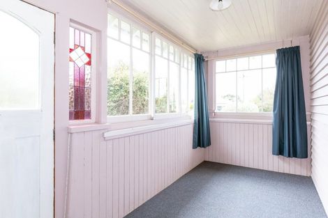 Photo of property in 16 Herbert Street, Waimate, 7924