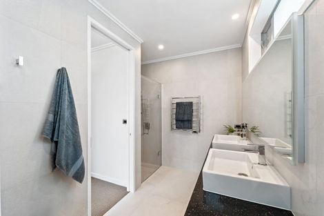 Photo of property in 33a Churchill Road, Murrays Bay, Auckland, 0630