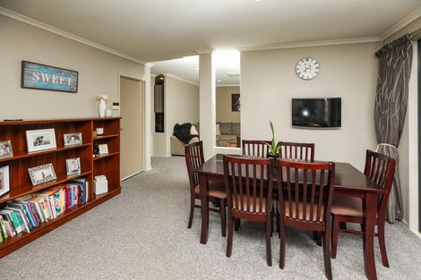 Photo of property in 5 Nobleman Place, Hamilton East, Hamilton, 3216