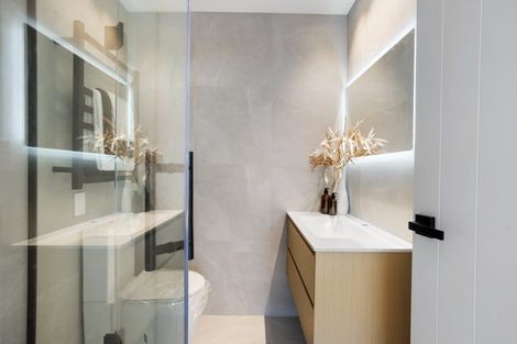 Photo of property in 21b Pipitea Place, Massey, Auckland, 0614