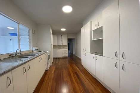 Photo of property in 1/50 Masterton Road, Rothesay Bay, Auckland, 0630