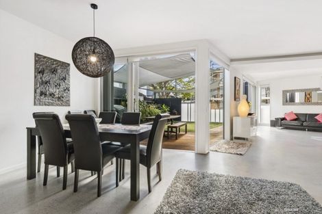 Photo of property in 5c Salmont Place, Kelburn, Wellington, 6012