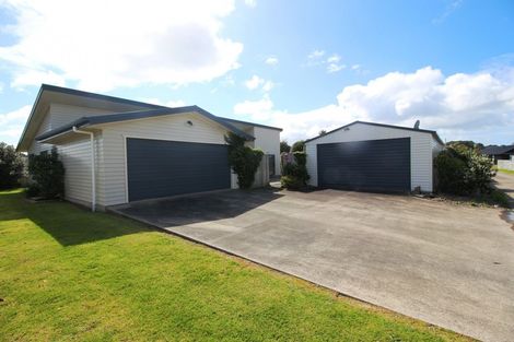 Photo of property in 123 Kelly Jade Avenue, Matarangi, Whitianga, 3592
