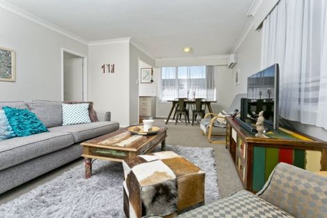 Photo of property in 1/279 Sunset Road, Sunnynook, Auckland, 0632