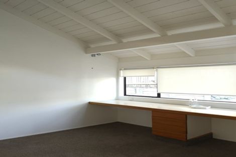 Photo of property in 62 Newhaven Terrace, Mairangi Bay, Auckland, 0630